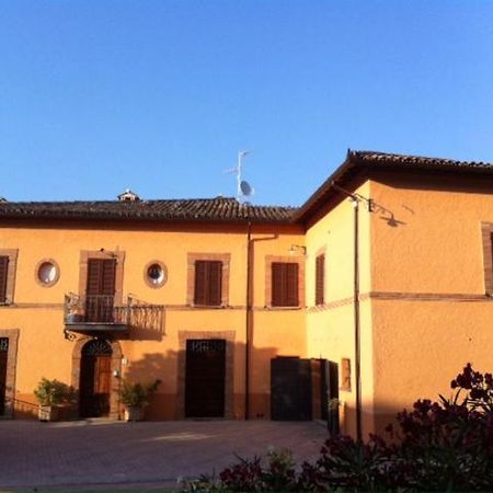 פוליניו B&B Il Casale מראה חיצוני תמונה